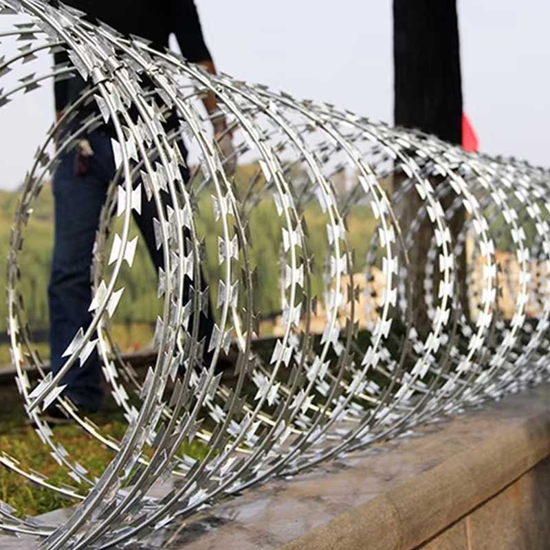 Breaking Down the Benefits of Concertina Wire for Industrial Security